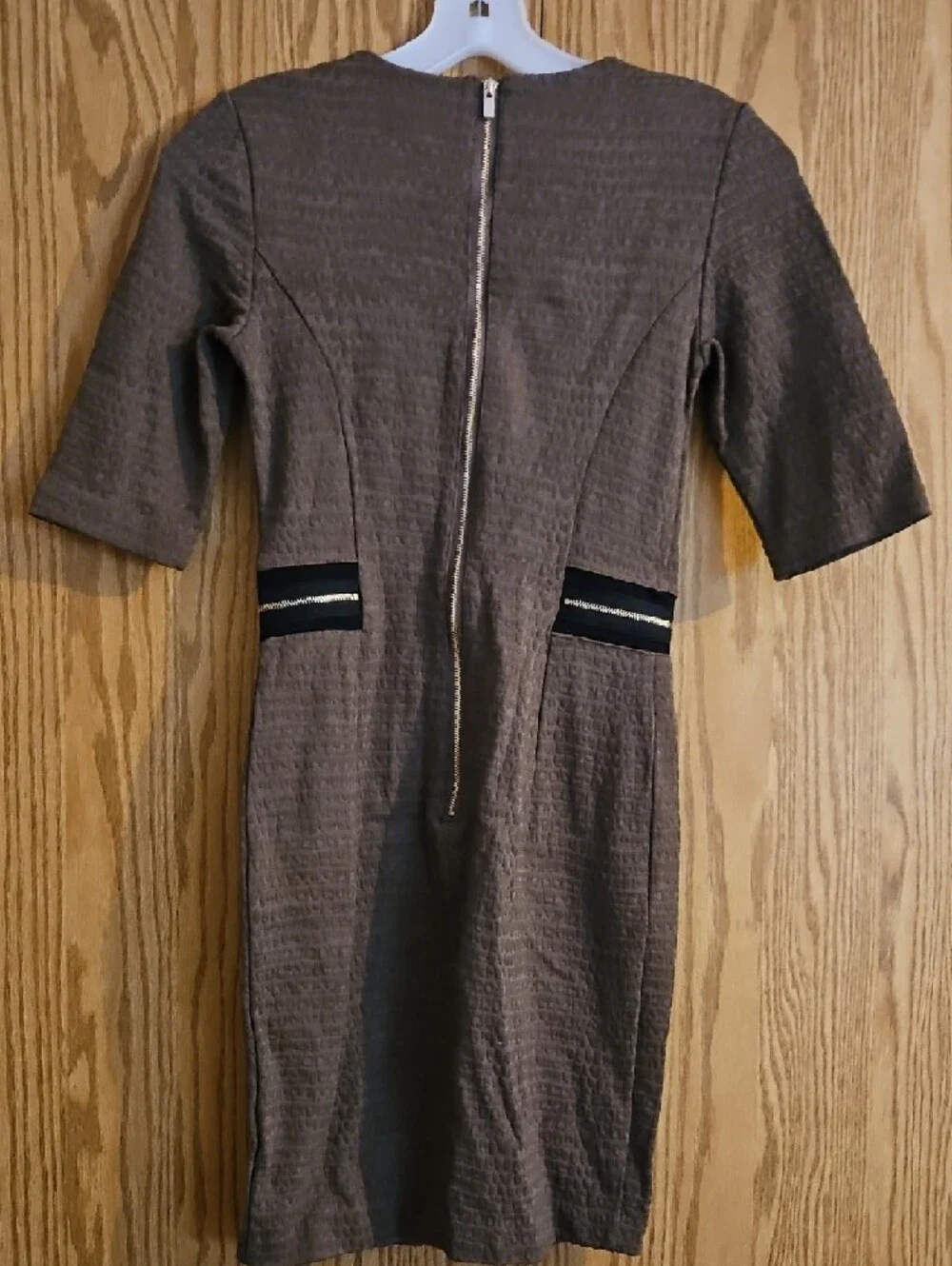 Brown V-Neck Sheath Dress XS with Zip Pocket Detail - Picture 2 of 5